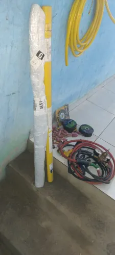 Vend garrafa de argônio completo com toucha manômetro.