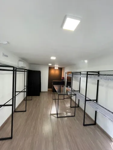 VENDO Loja completa (MOBÍLIA)