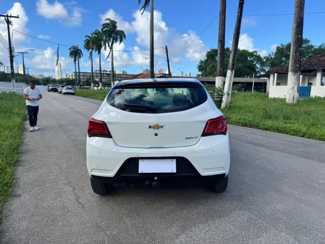 Chevrolet Onix Hatch LT 1.0 8V Flex Mec. 4P 2018