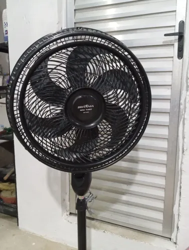 Ventilador Britânia com defeito