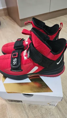 Nike Lebron Soldier 