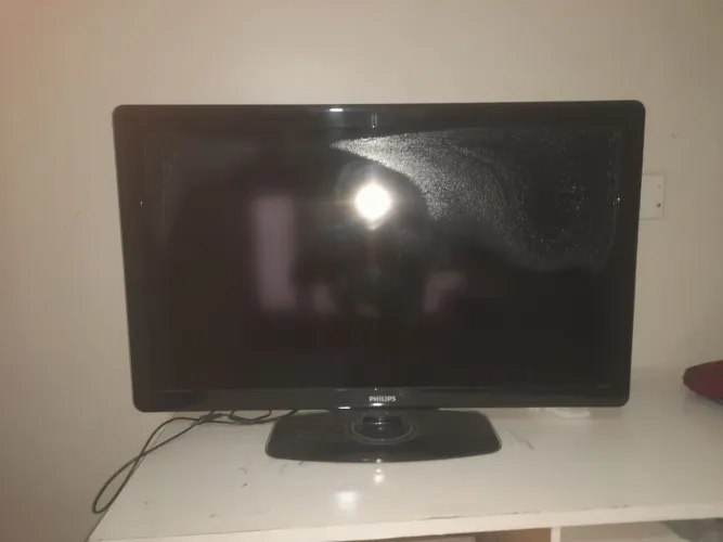 Vende-se televisão