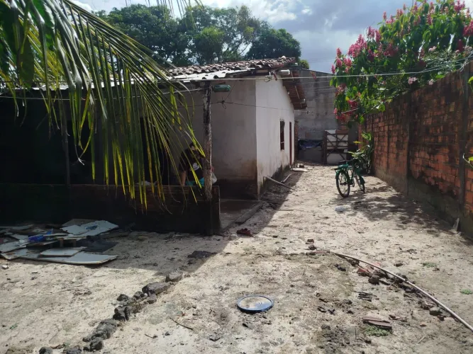 Casa + terreno disponível pra negociar