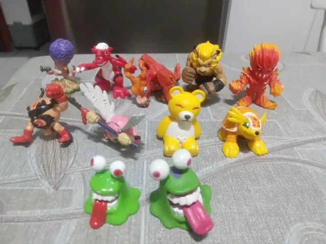 Bonecos Digimon 30 reais cada! Miniatura Vademon Birdramon Leomon Armadillomon Mamemon