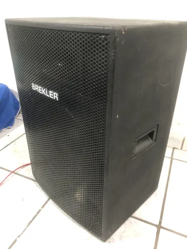 Vendo par de caixas de som profissionais com tweeter e woofer de 15 polegadas