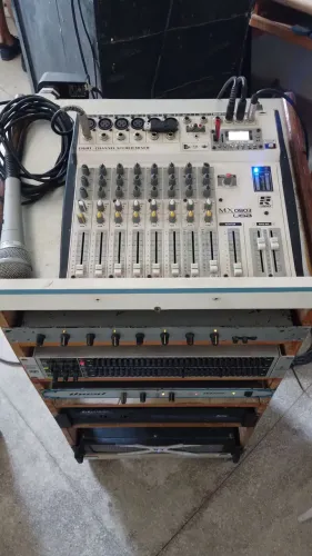 Vende-se um som completo