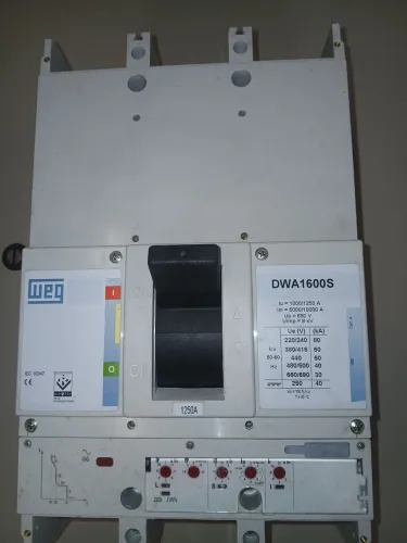 Disjuntor caixa moldada WEG DWA 1600S