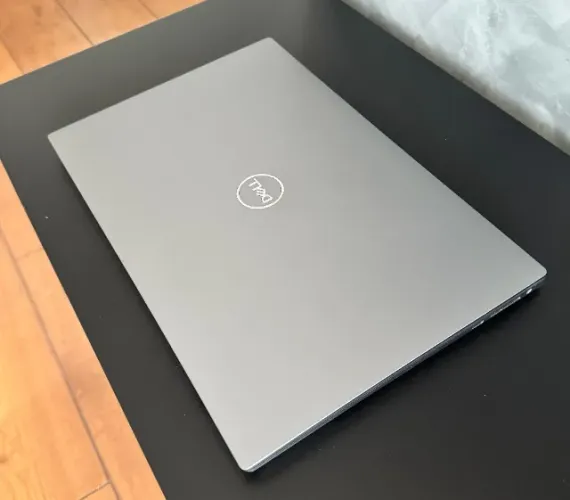 Dell Precision 5560 Core I9 32GB ram Rtx A2000 4K Touch