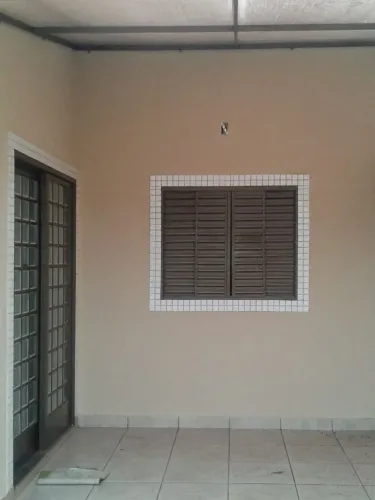 ALUGA CASA BAIRRO PLANALTO UM