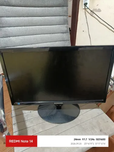 Munitor sansung 22 polegadas modelo LS22A300BSLD (para retirada de peça)