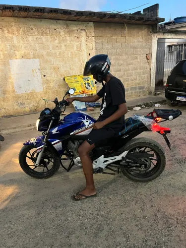 Vendo medalhão givi monolook 