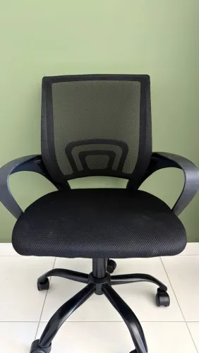 CADEIRA DE ESCRITÓRIO GIRATÓRIA 