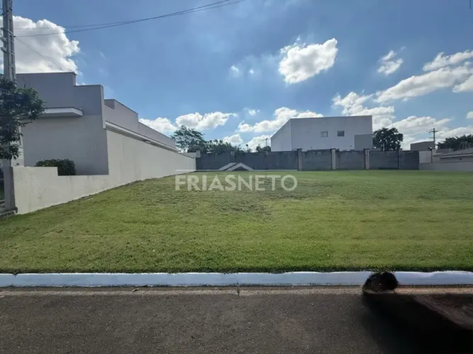Terreno à venda no condomínio Residencial São Luiz