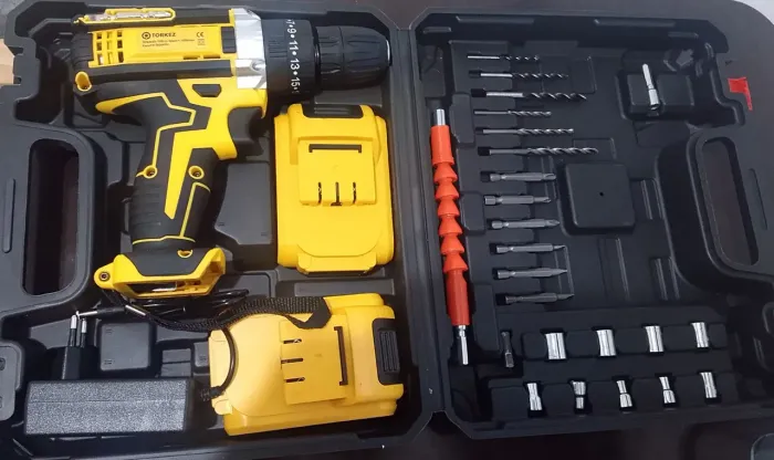 Parafusadeira 21v + maleta