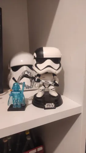 Funko stormtrooper e brinde