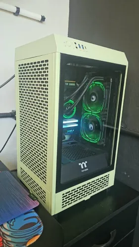 GABINETE PC THE TOWER 200 THERMALTAKE