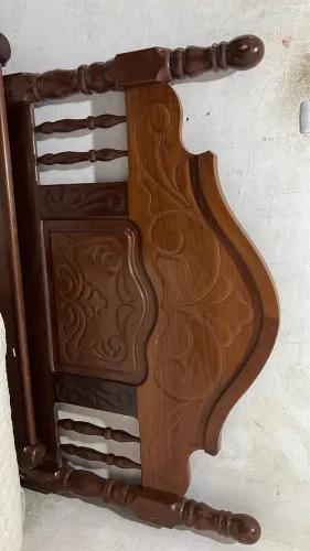 Cama completa de madeira 