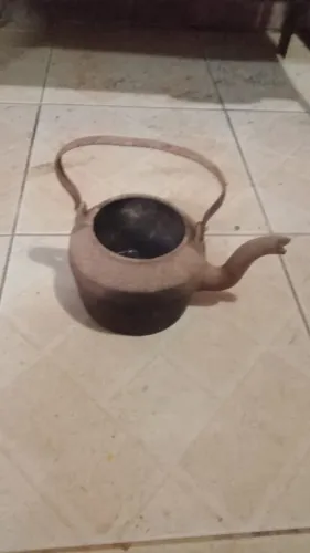 chaleira antiga de ferro