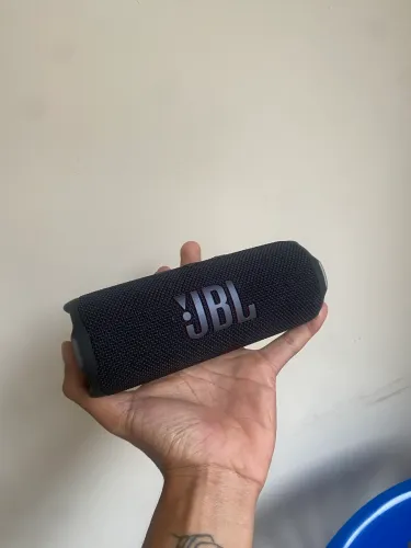 Caixa de Som JBL Flip 7 - Preta, Original, Pouco Uso (Apenas 4 Meses)