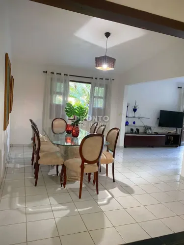 Casa de Condomínio com 6 quartos em ALDEIA