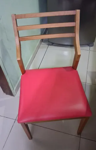 Belas cadeiras em madeira $3.100,00