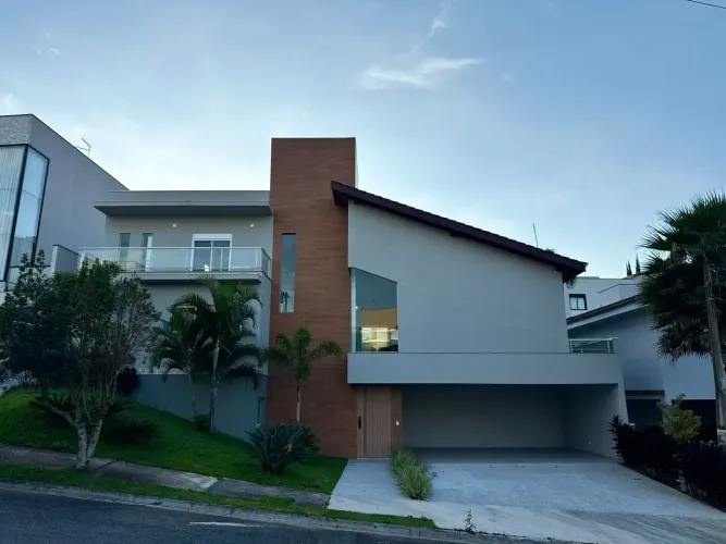 Casa no Condomínio Bella Città com 480 metros de construção.