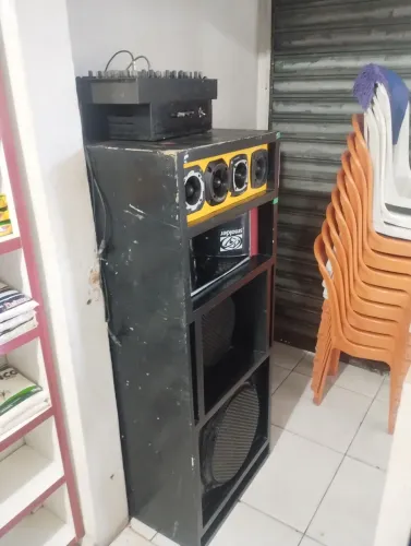 Vendo caixa de som completo