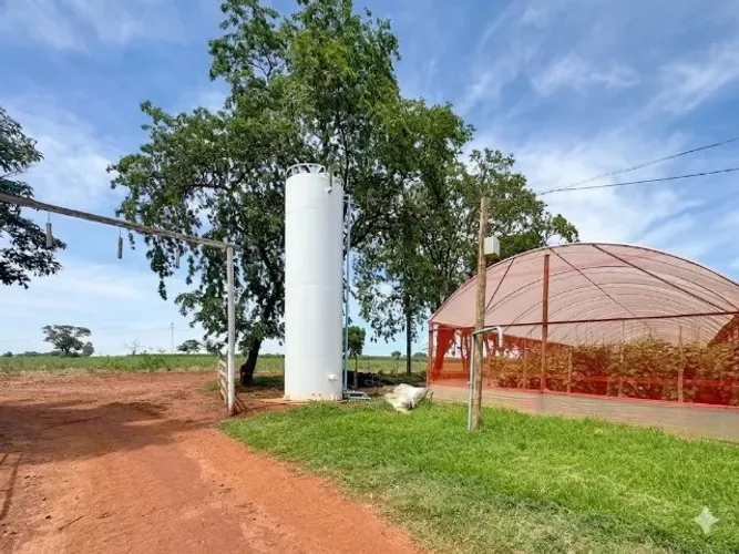 Sítio em Itápolis/SP com 48.400m², 2 Casas, Tanques de Peixe e Estufas