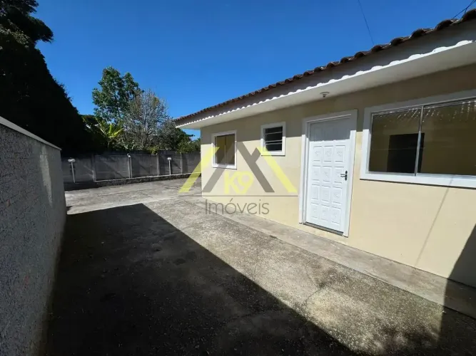CASA EM CONDOMÍNIO FECHADO NO SÃO GABRIEL EM COLOMBO