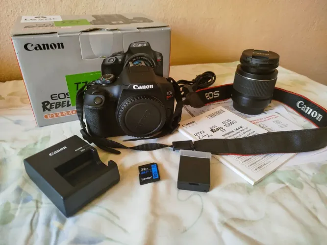 Canon Rebel T7+ com Lente 18-55mm IS II | Apenas 3.059 Cliques! Na Caixa (Estado de Nova)