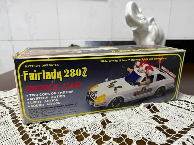 Antigo brinquedo de carro de polícia Fairlady 280Z Patrol Car da Son Al Toys.