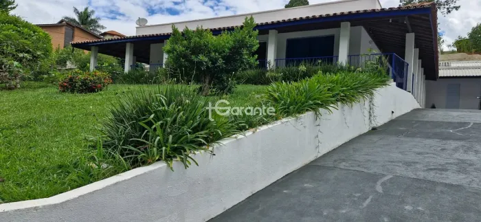 Chácara à Venda em Serra Negra/SP Conforto, Lazer e Natureza