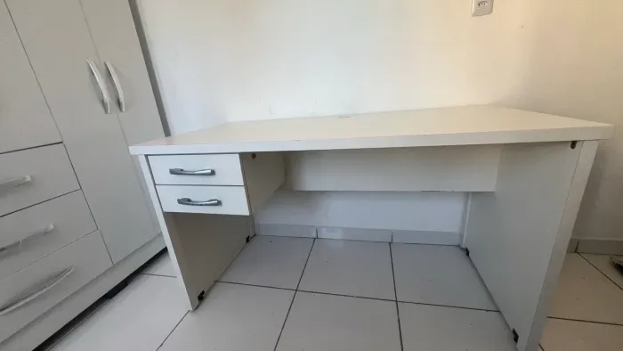 Escrivaninha / mesa escritório