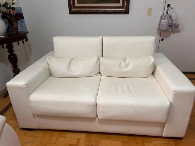 Sofá Branco Retrátil de Corino