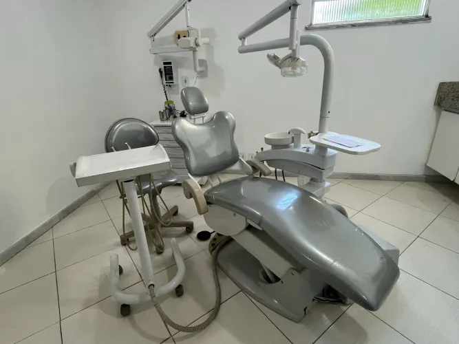Cadeira Odontológica com mochos