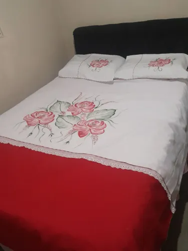 Colcha de casal nova 100 reais. Me chame no zap *