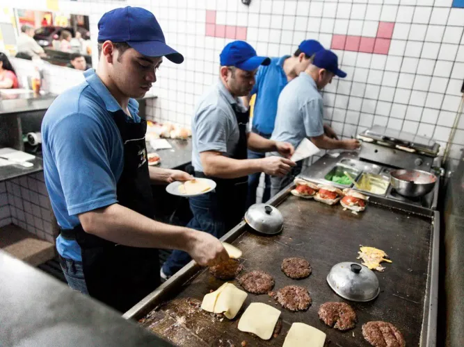 Oi sou chapeiro trabalho com customização de lanches e sanduíches