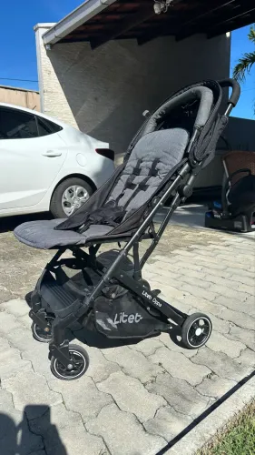 Carrinho de Bebê Compacto Oppa Litet Preto/Cinza - Excelente Estado