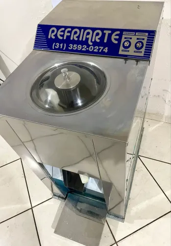 Máquina de sorvete e açaí Refriarte SV 16