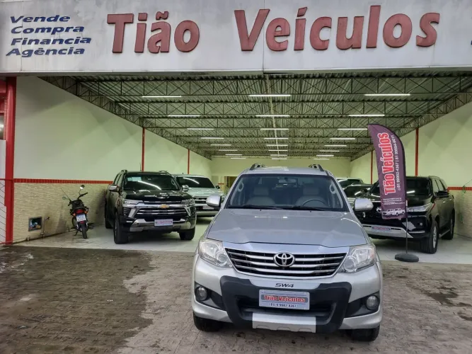 Toyota Hilux SW4 SR 4X2 2.7/ 2.7 Flex 16V Aut. 2013