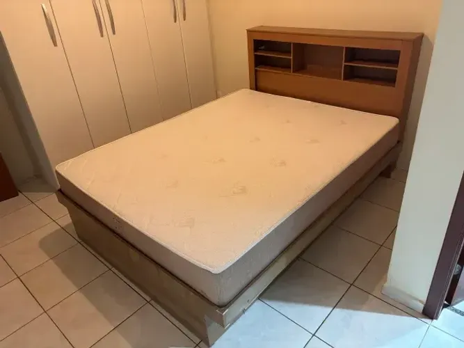 Colchão Queen com Molas Ensacadas + Cama - Poucos Meses de Uso