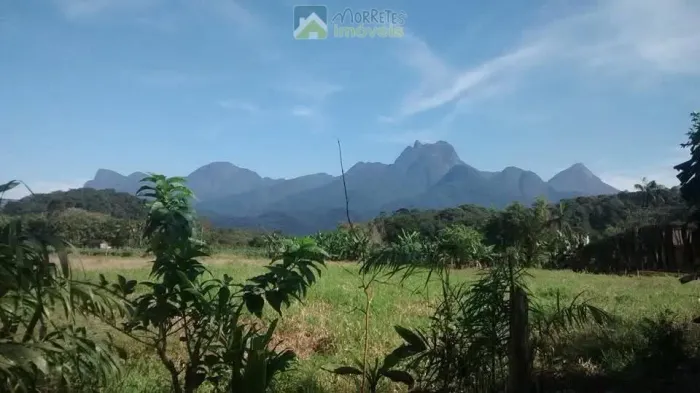 Chácara com 4,85 hectares, rio para banho e pesca, vista para as montanhas Antonina/PR