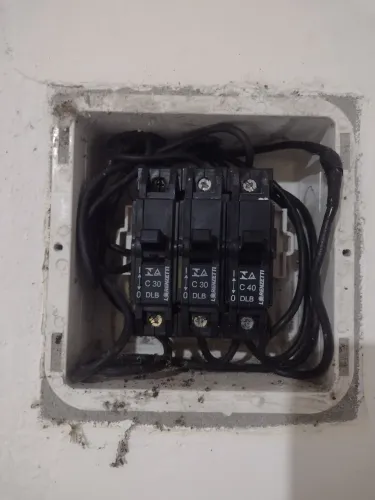 Eletricista disponível a Noite Emergência