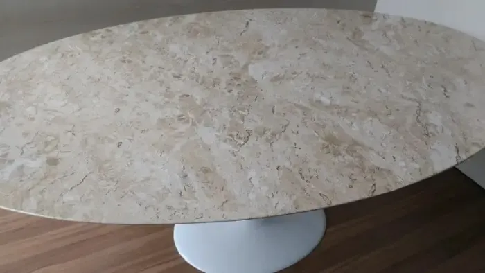Mesa Jantar modelo oval saarinen com tampo Bege Bahia 160 x 090