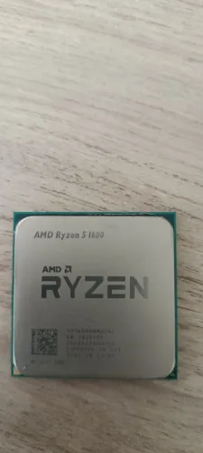 Processador Amd Ryzen 5 1600 De 6 Núcleos 12 Threads 3.2ghz (Usado)