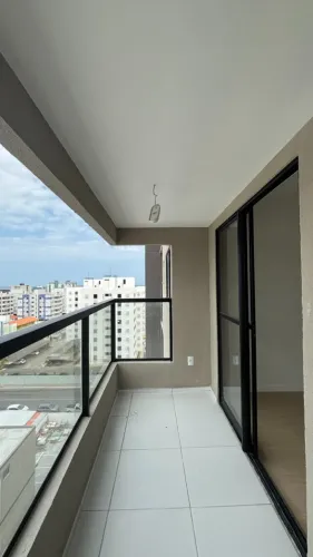 Vendo Apartamento Novo no Maralto, Coroa do Meio, 2/4, andar alto, varanda e vista livre 