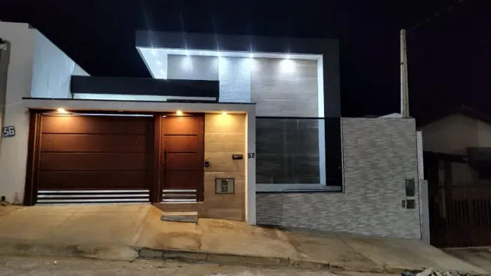 VENDO OU TROCO, CASA EM BAIRRO NOBRE DE TAQUARITUBA, PRÓXIMO A RODOVIÁRia