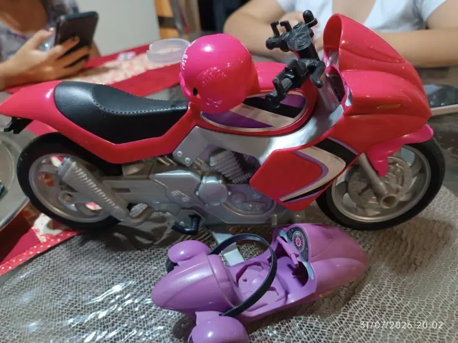 Moto de Brinquedo Rosa para Boneca Barbie