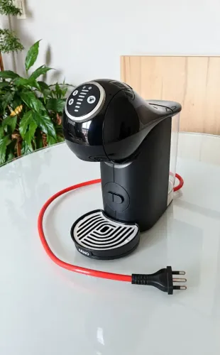 Cafeteira Dolce Gusto Genio S Plus Preta Automática 110V - Pouco Uso