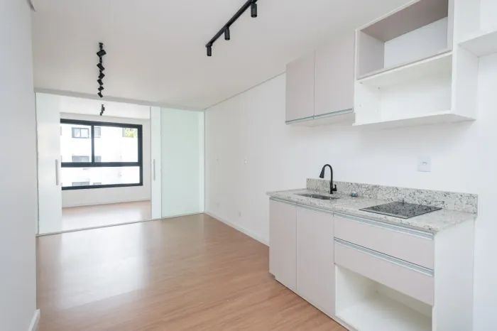 Apartamento à Venda no Centro de Pelotas, RS, 33,45 m², 1 Dormitório, Andar Alto, Pet Frie